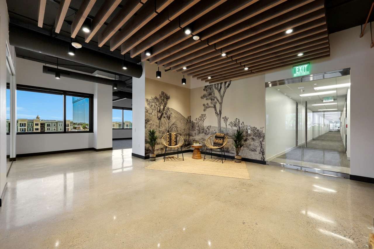 Elevate Office Suite 480: Elegant Commercial Spaces